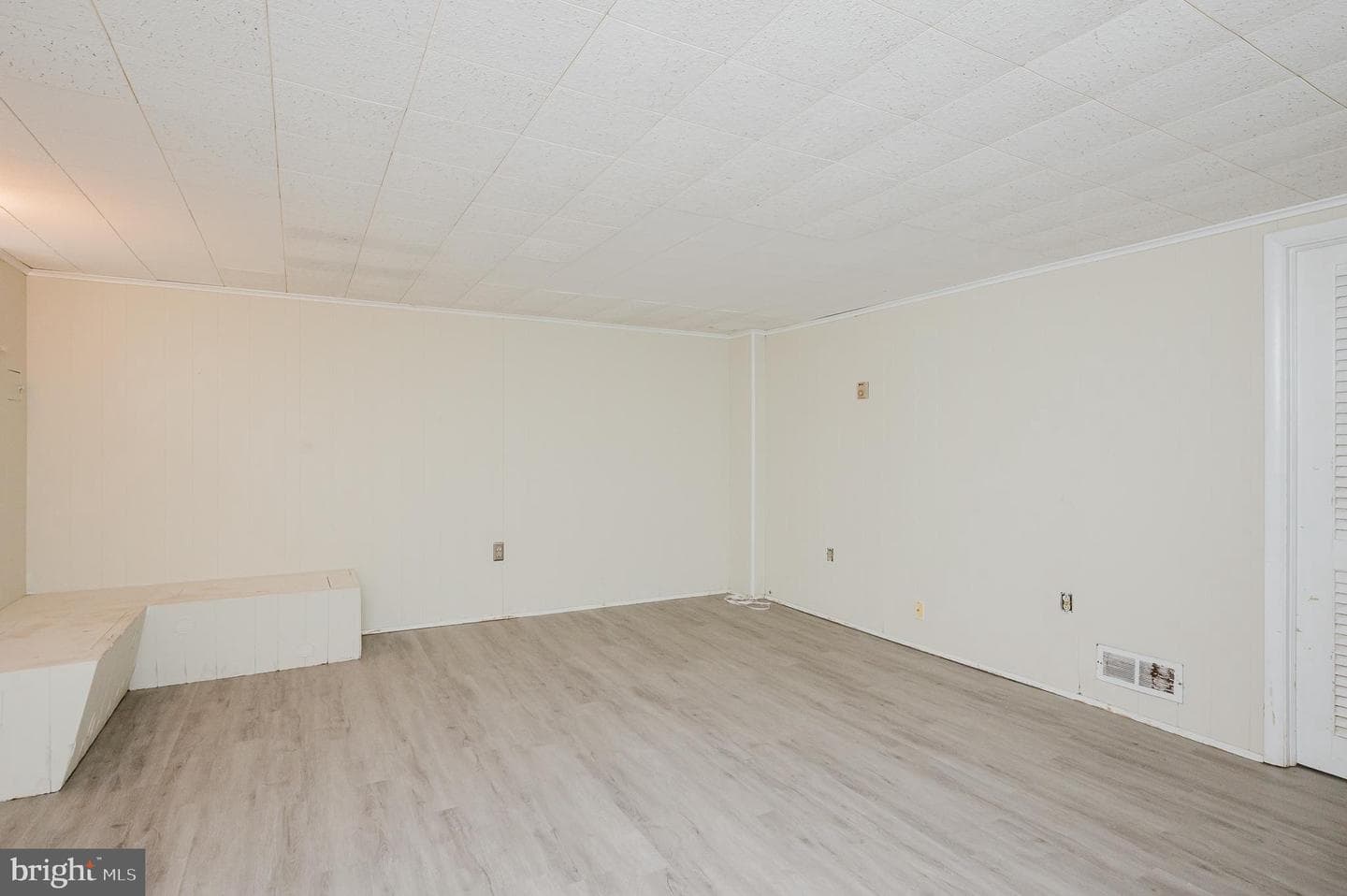 852 Bosley Avenue photo 36