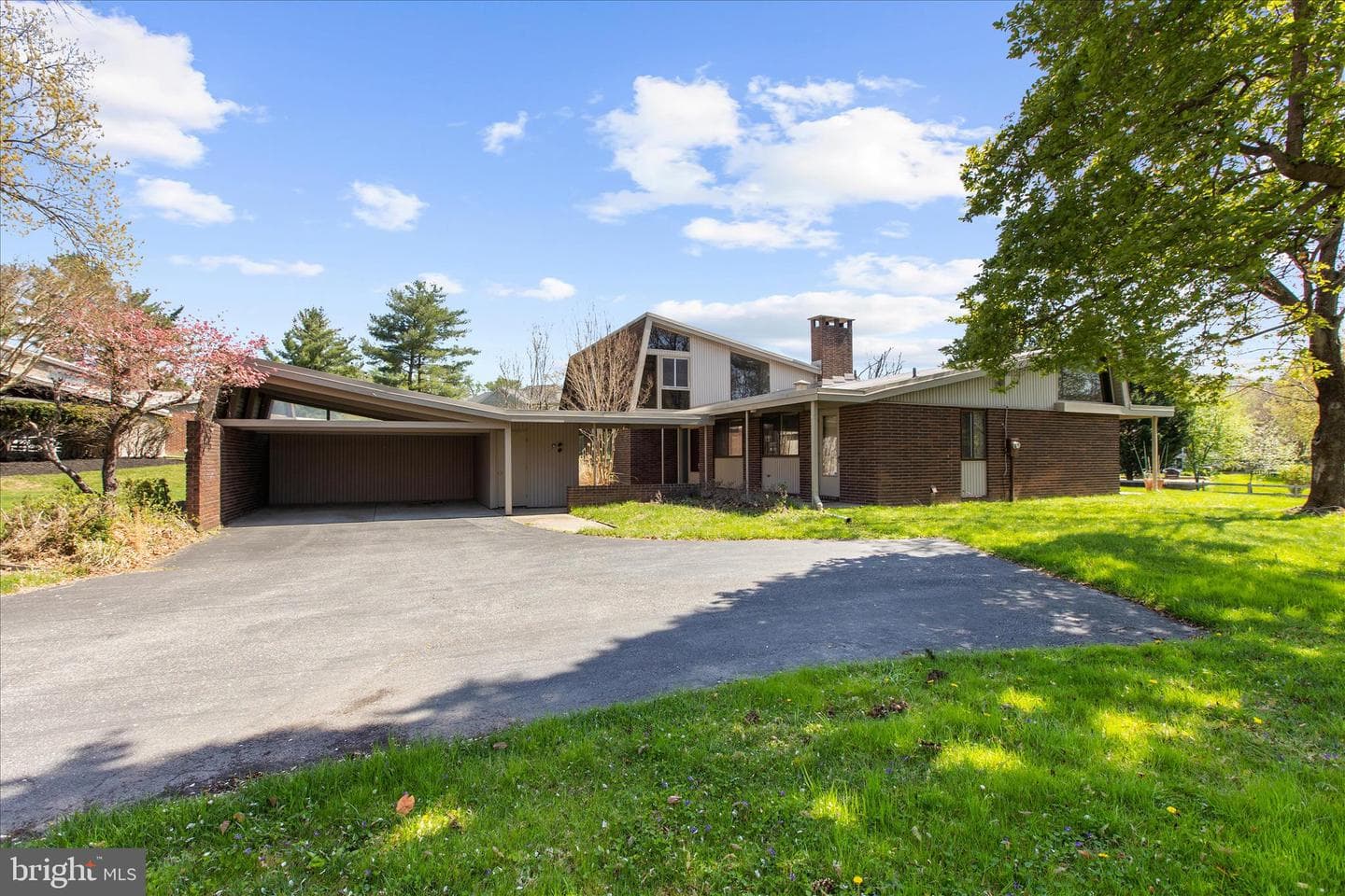 7 Stone Hollow Court