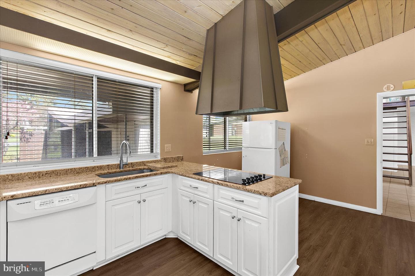 7 Stone Hollow Court photo 16
