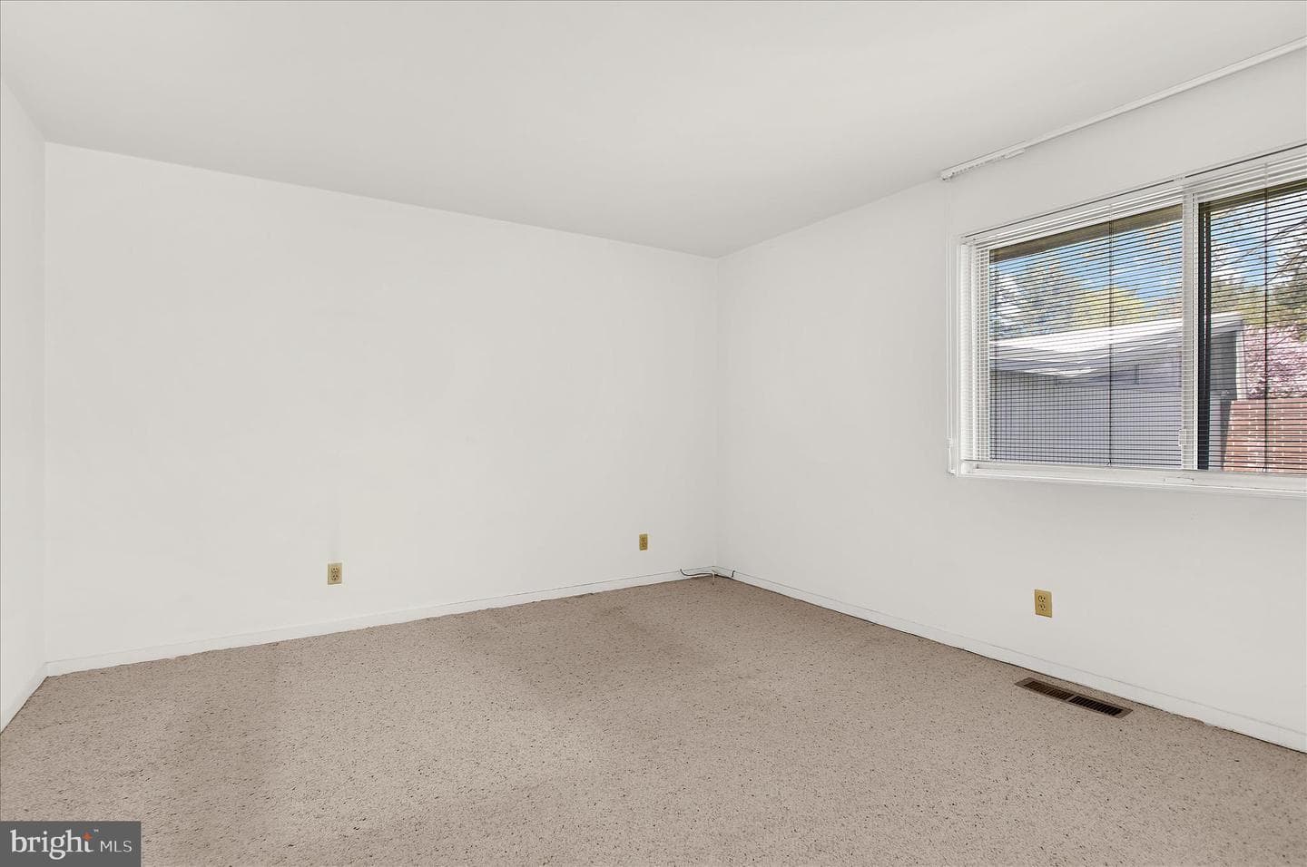 7 Stone Hollow Court photo 32