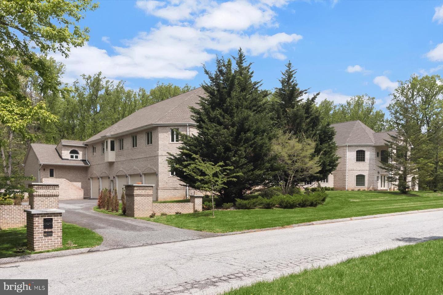 6 Evan Way, Pikesville