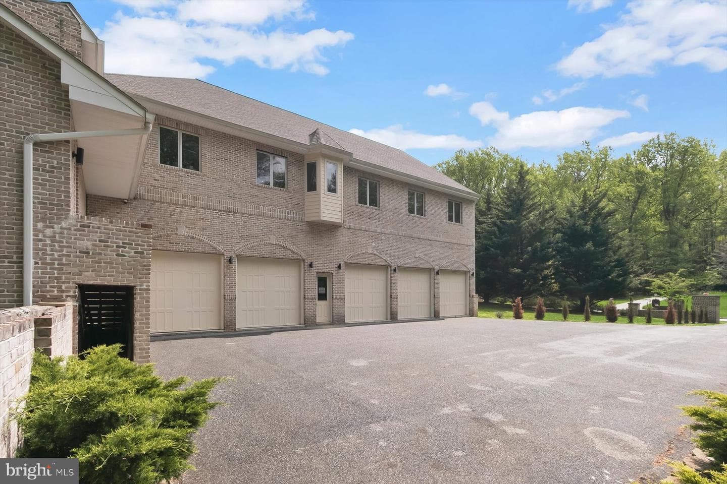 6 Evan Way photo 4