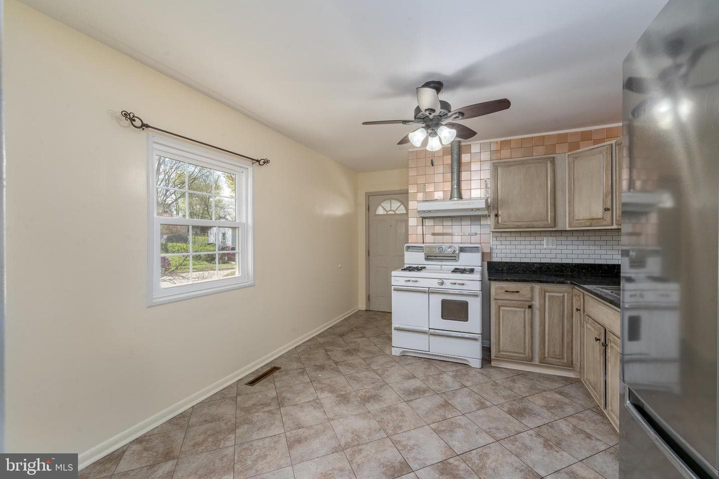 905 Lindellen Avenue photo 11