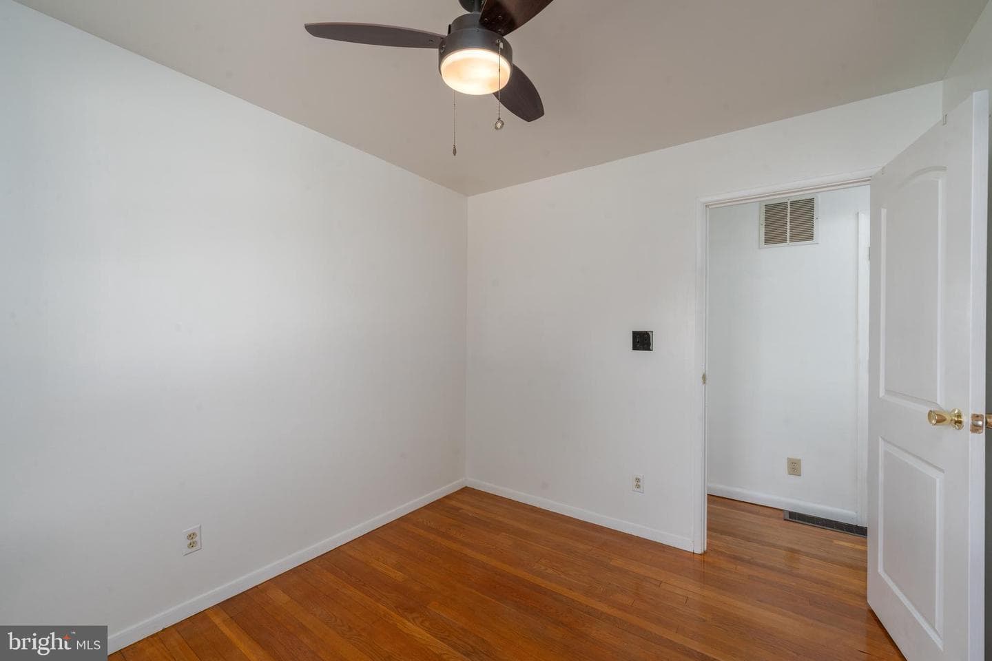 905 Lindellen Avenue photo 19
