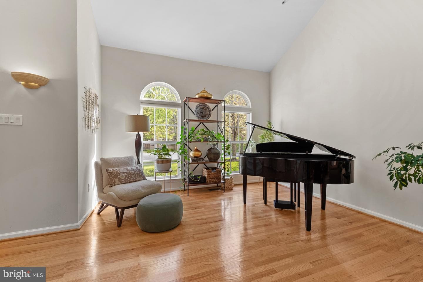 8522 Mountainholly Drive photo 3