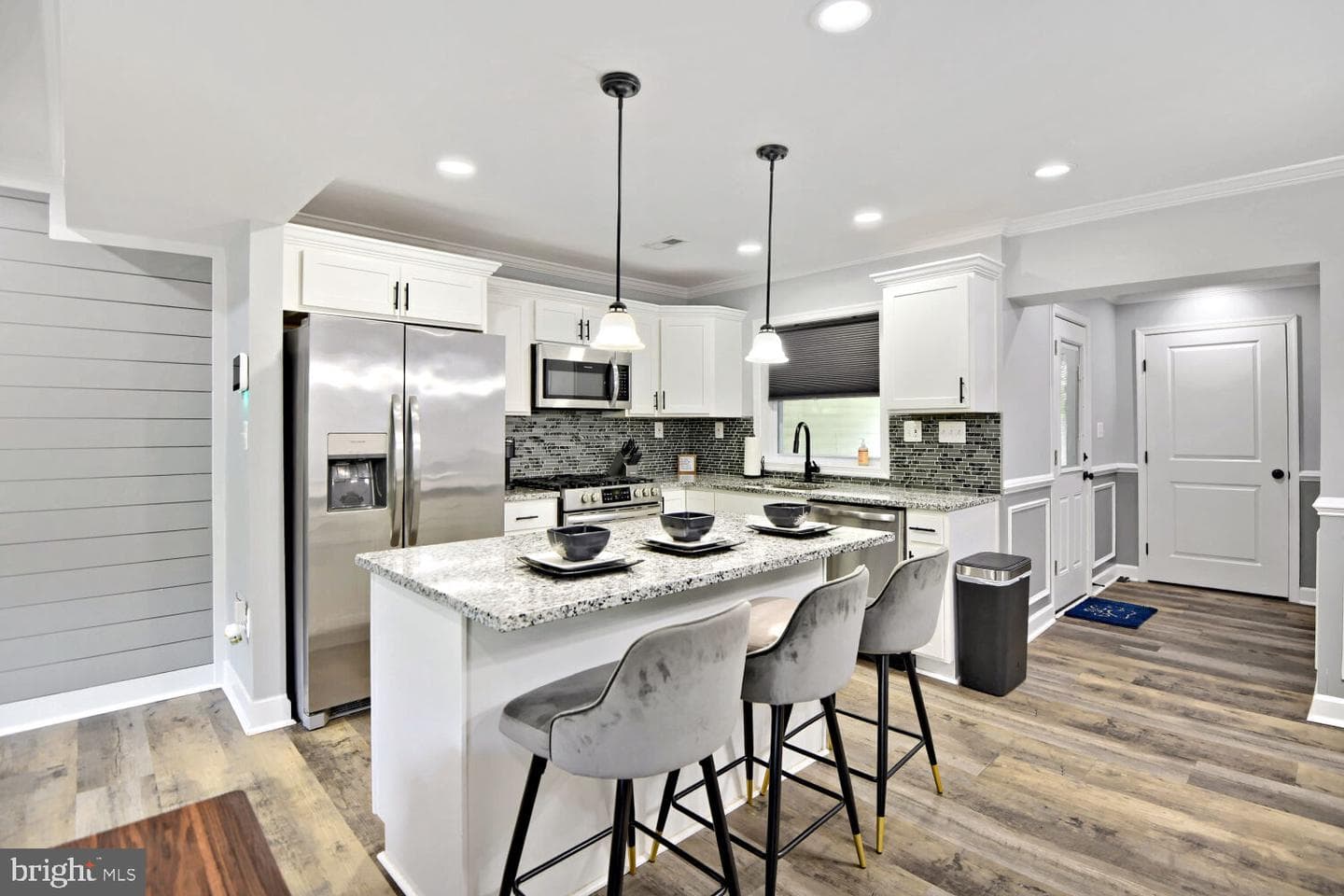 606 Meadow Road photo 8