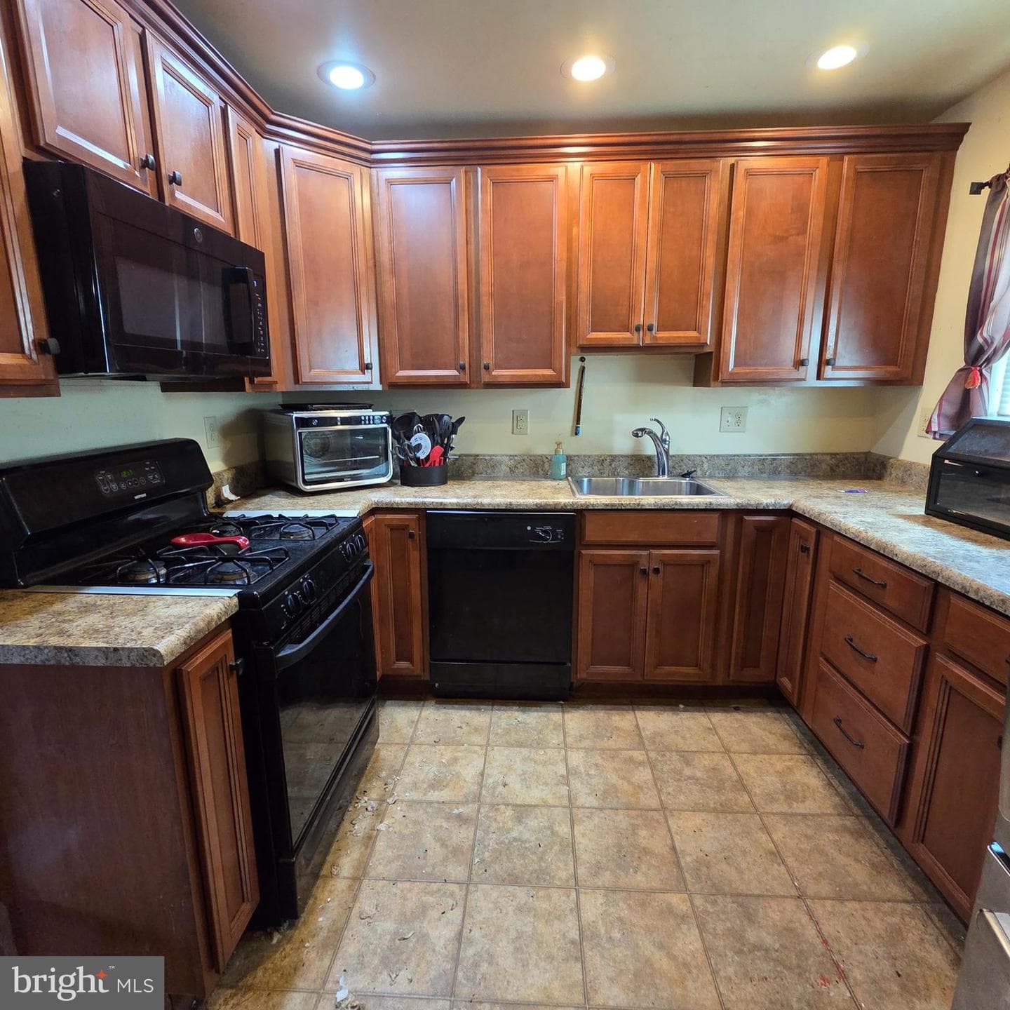 3451 Yardley Drive photo 10