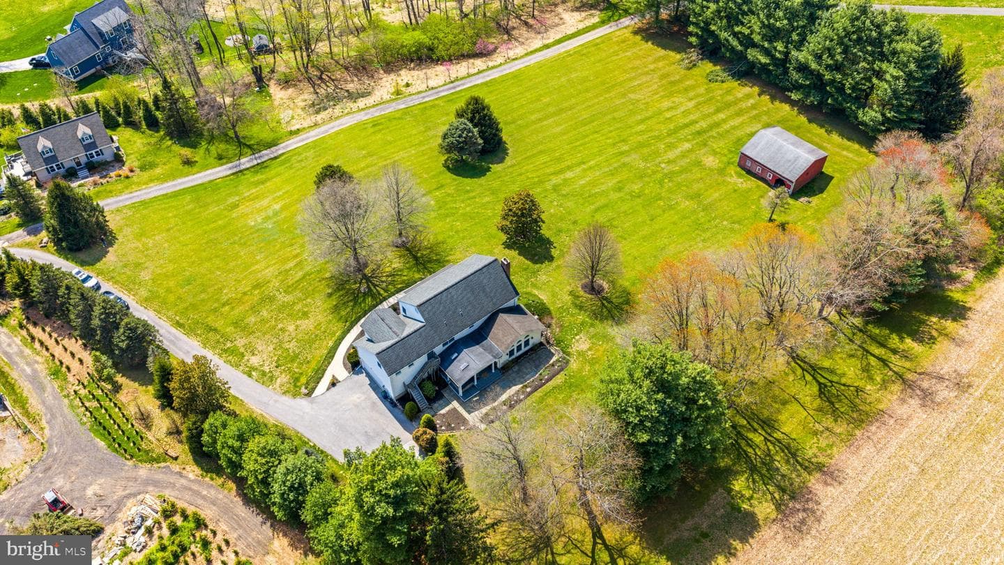 21310 W Liberty Road photo 106