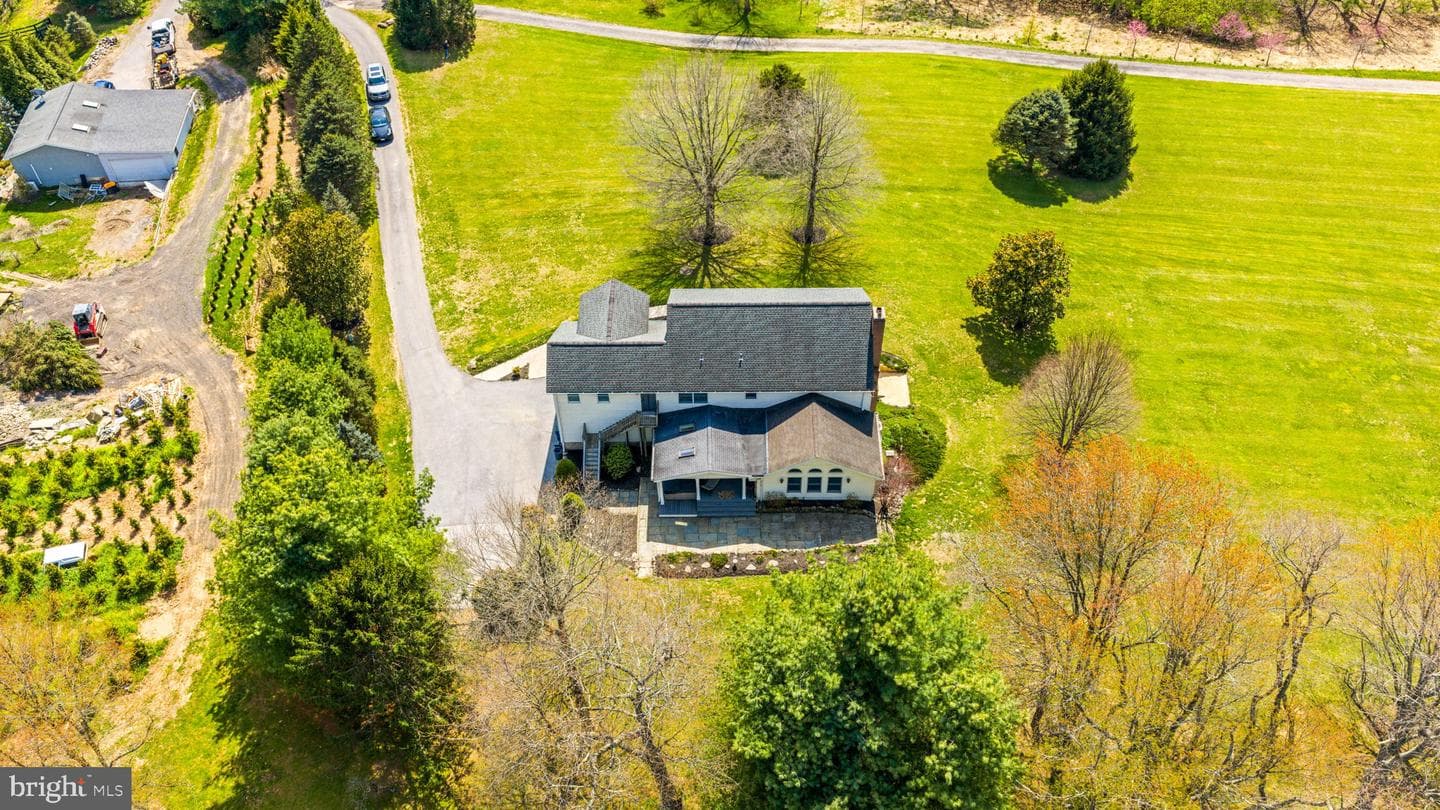 21310 W Liberty Road photo 107