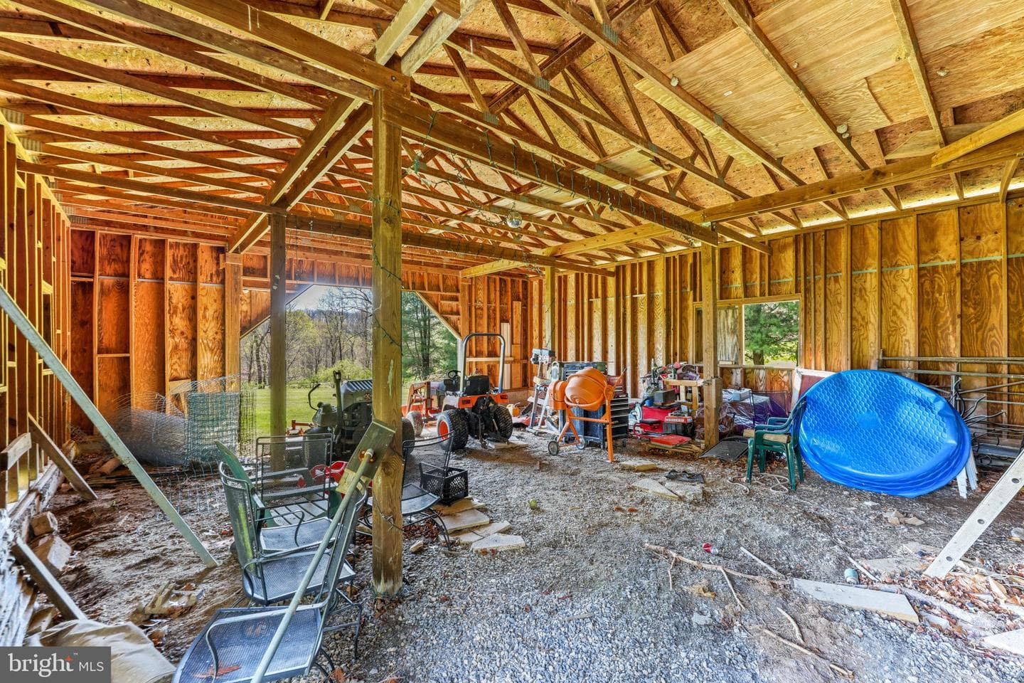21310 W Liberty Road photo 82