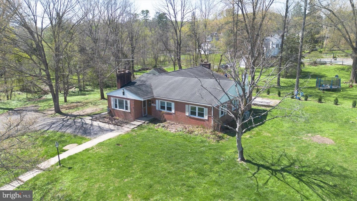 1701 Roland Avenue photo 10