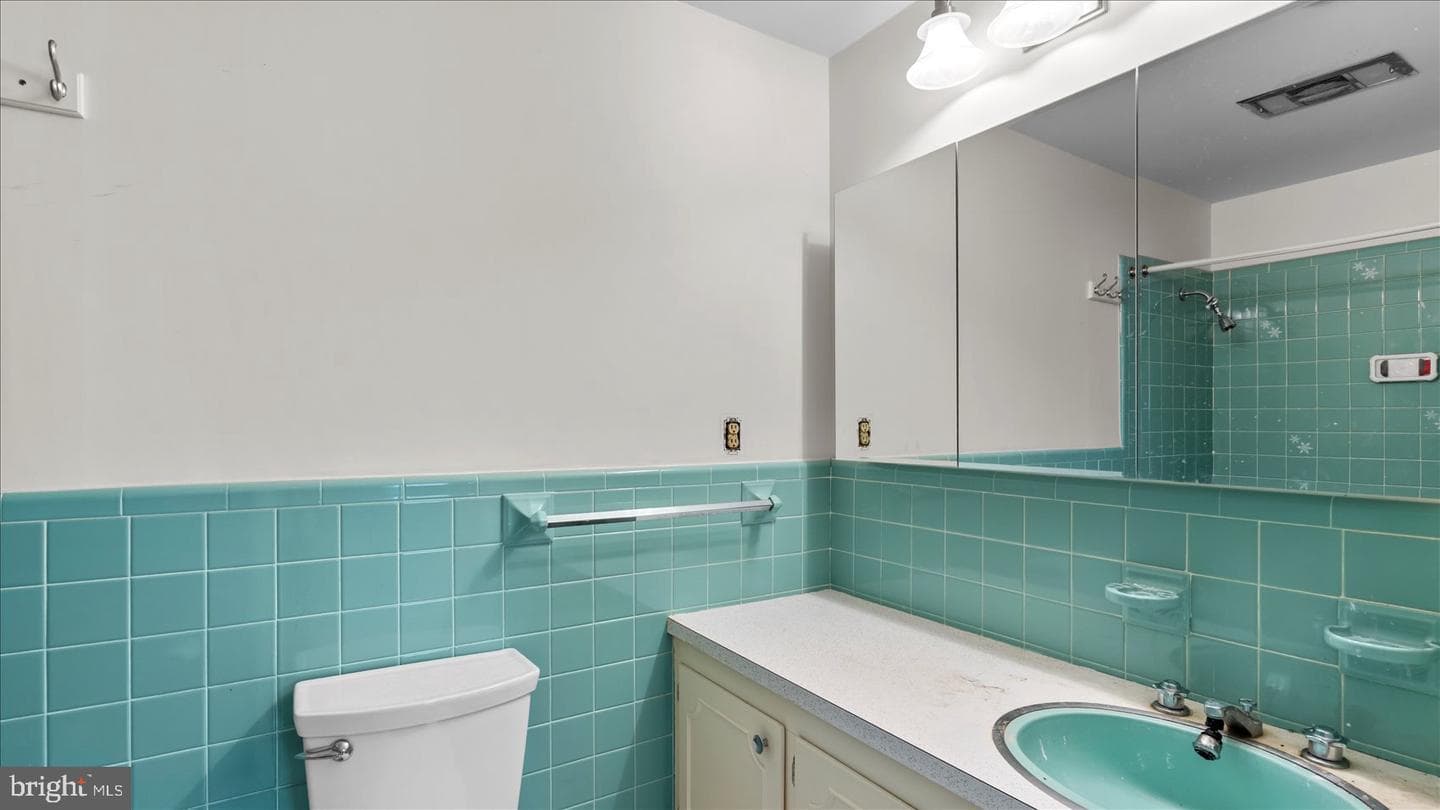 1701 Roland Avenue photo 41