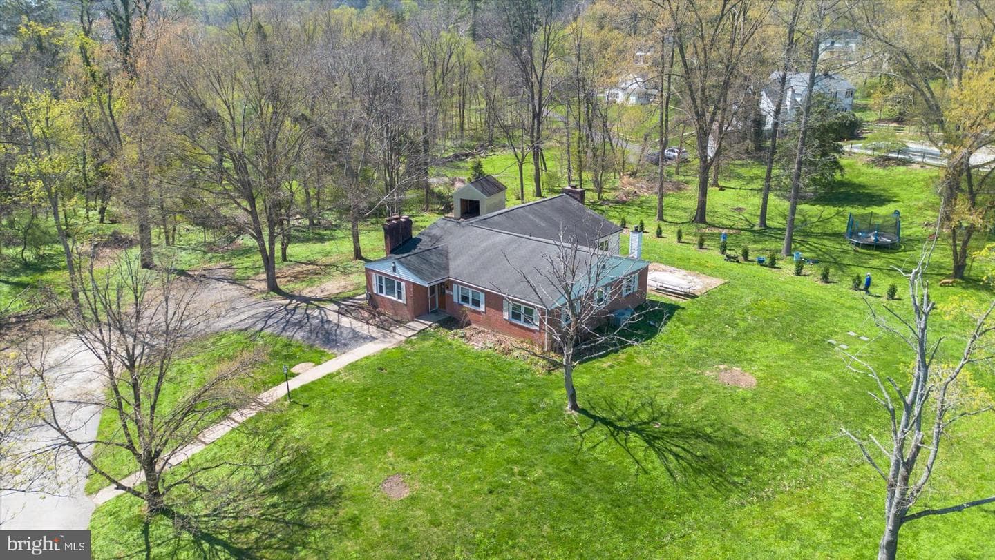 1701 Roland Avenue photo 9
