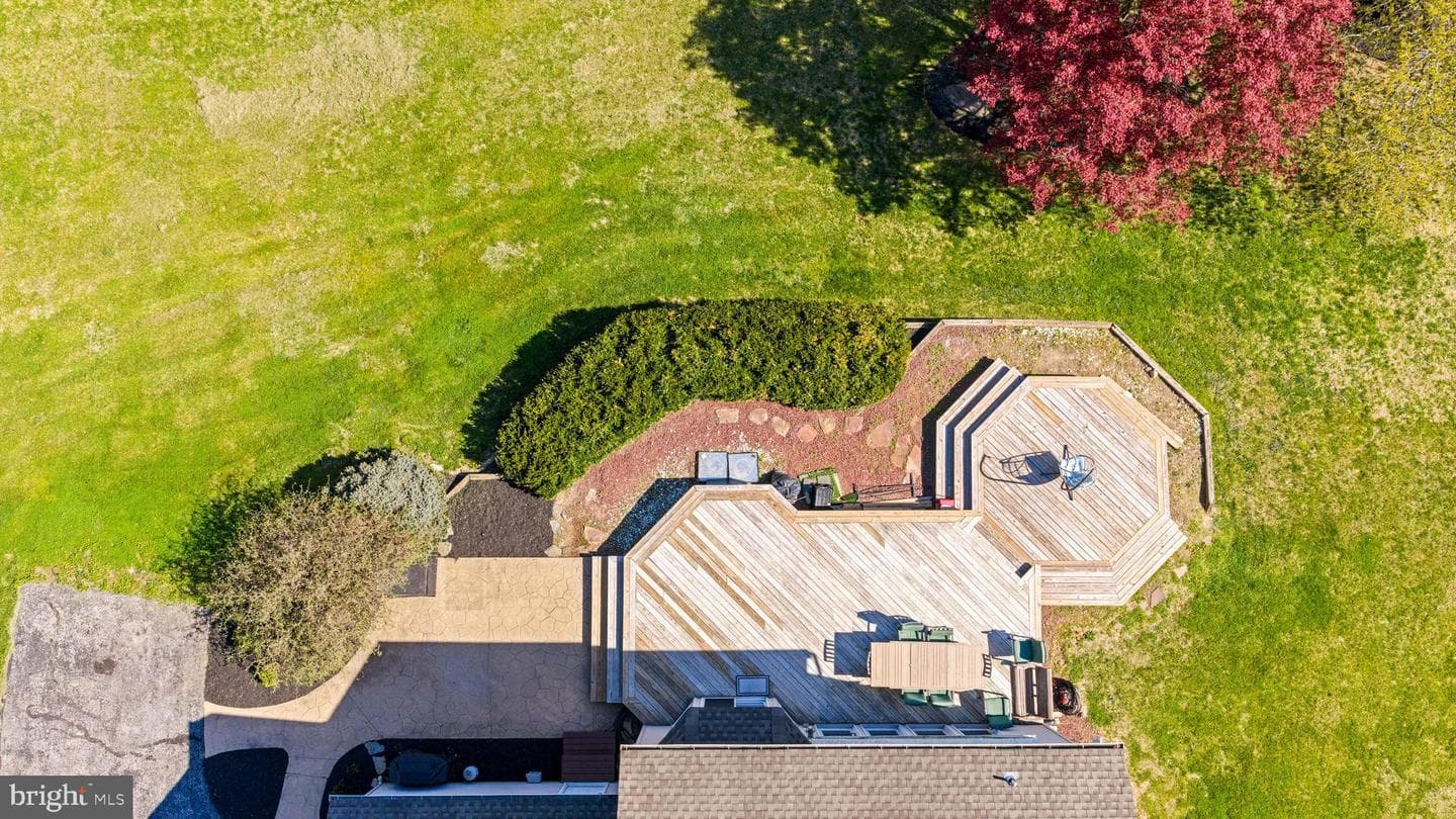 629 Coachmans Way photo 41