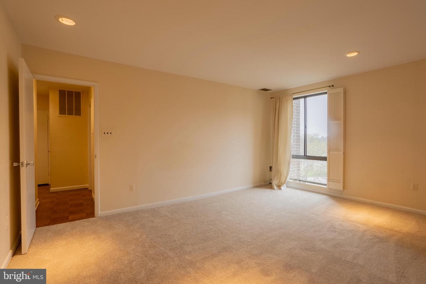 7 Slade Avenue #511 photo 29