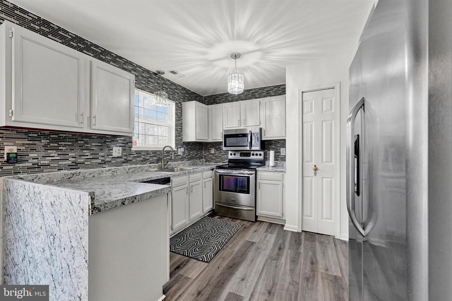 6681 Spring Mill Circle photo 8