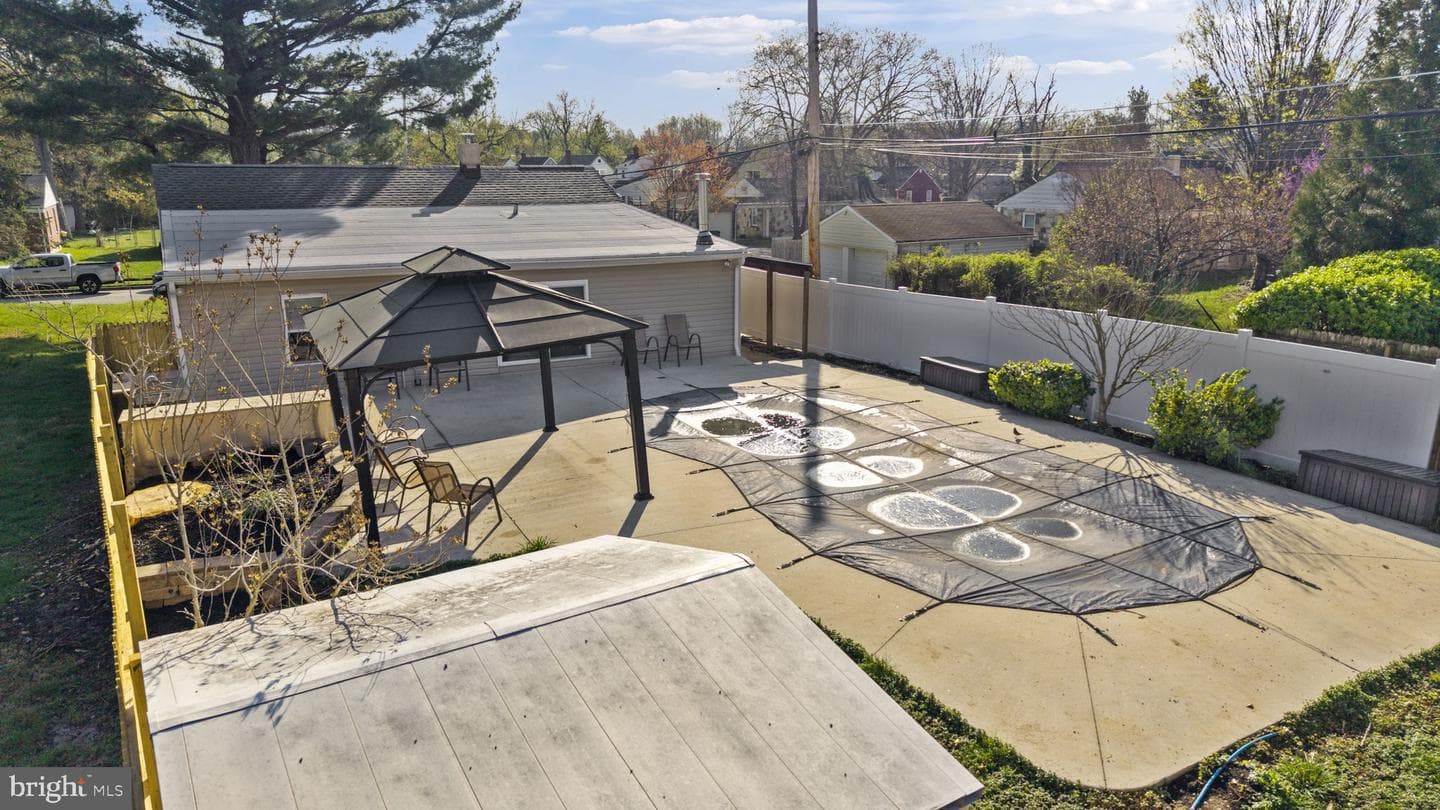 700 Greenwood Road photo 49