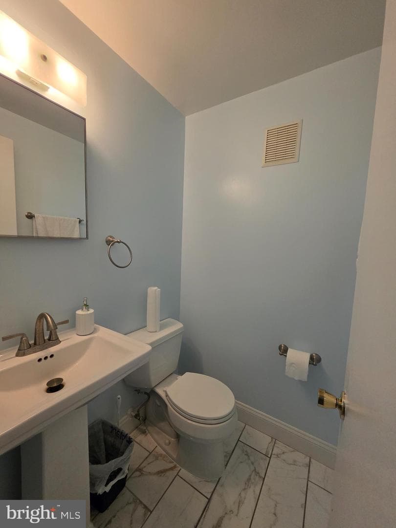10 Casey Court photo 4