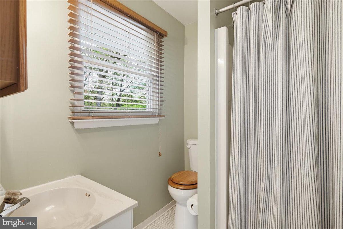 6807 Upper Mills Circle photo 18