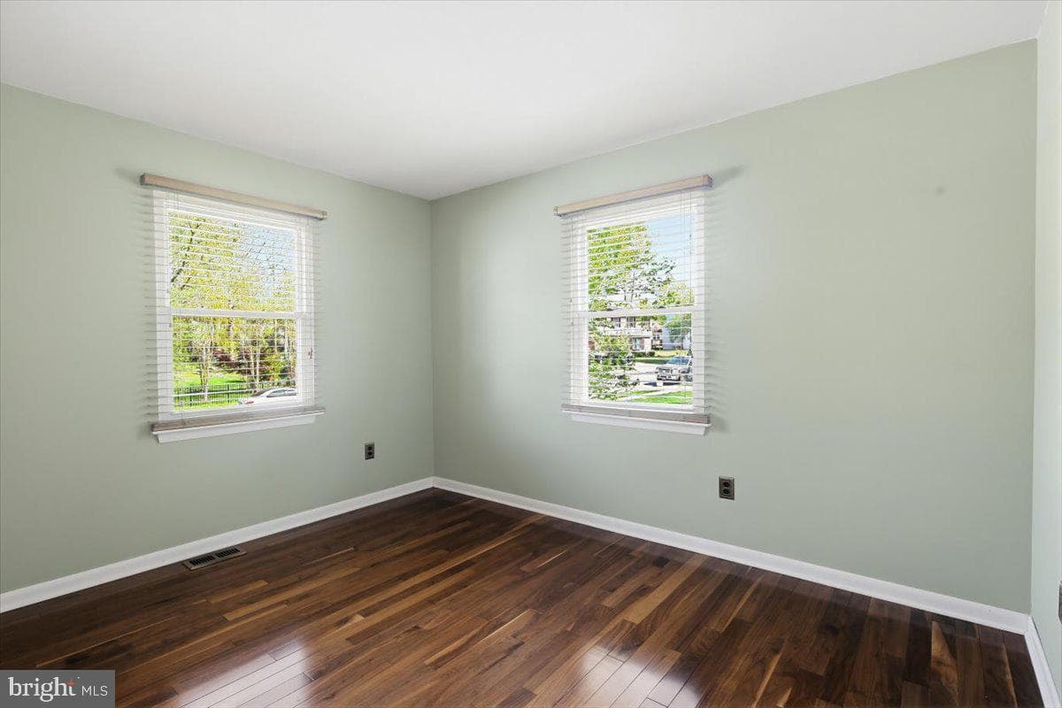 6807 Upper Mills Circle photo 20