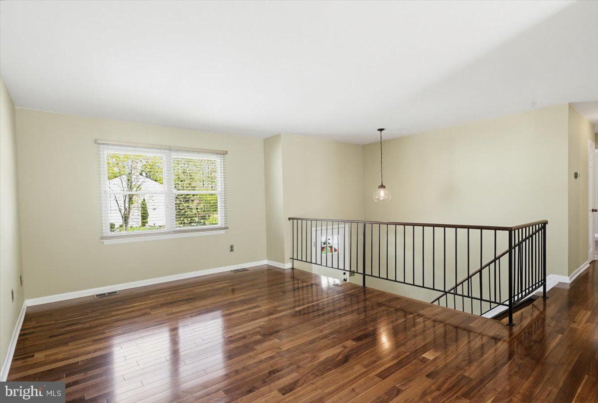 6807 Upper Mills Circle photo 8