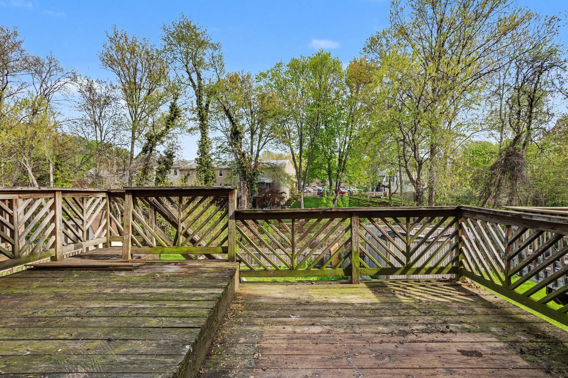 143 Bourbon Court photo 23
