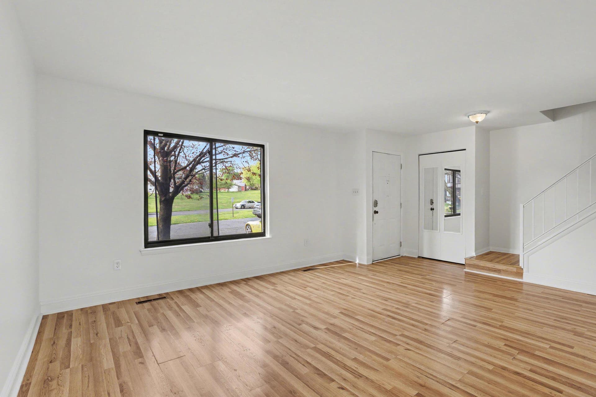 143 Bourbon Court photo 4
