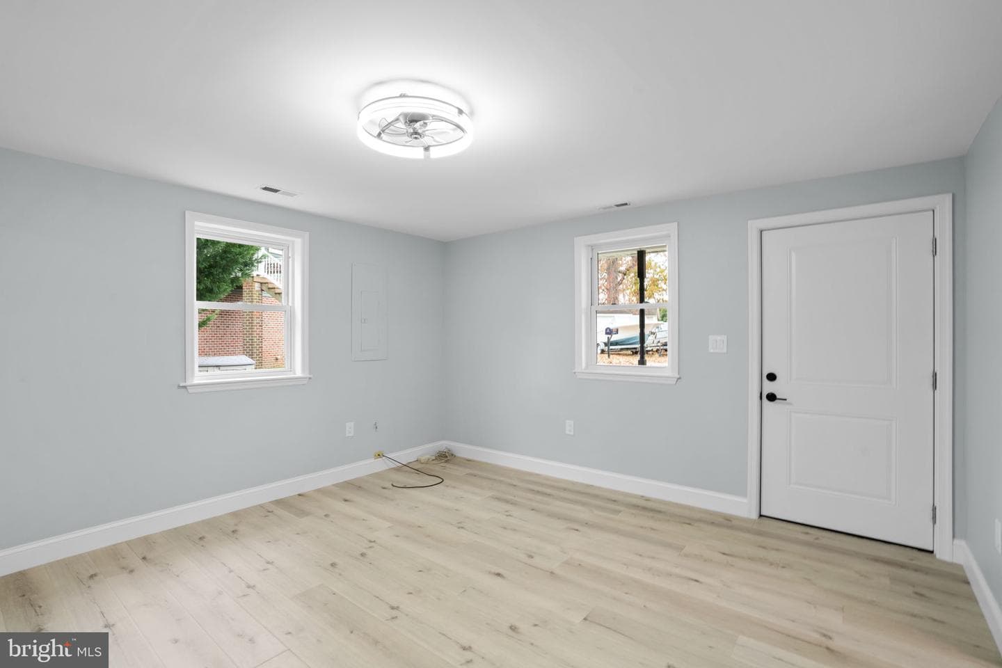 2636 Haddaway photo 3