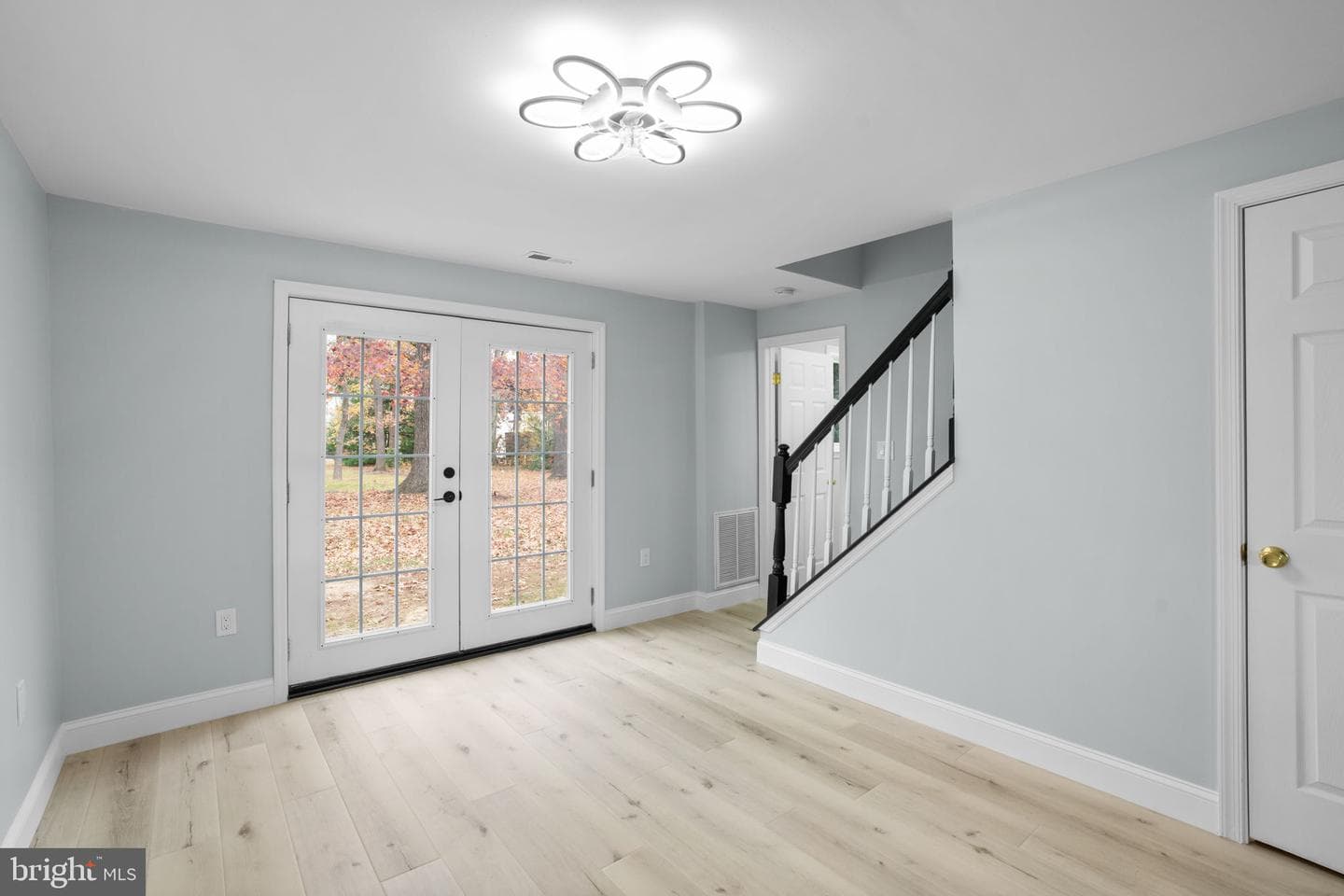 2636 Haddaway photo 6