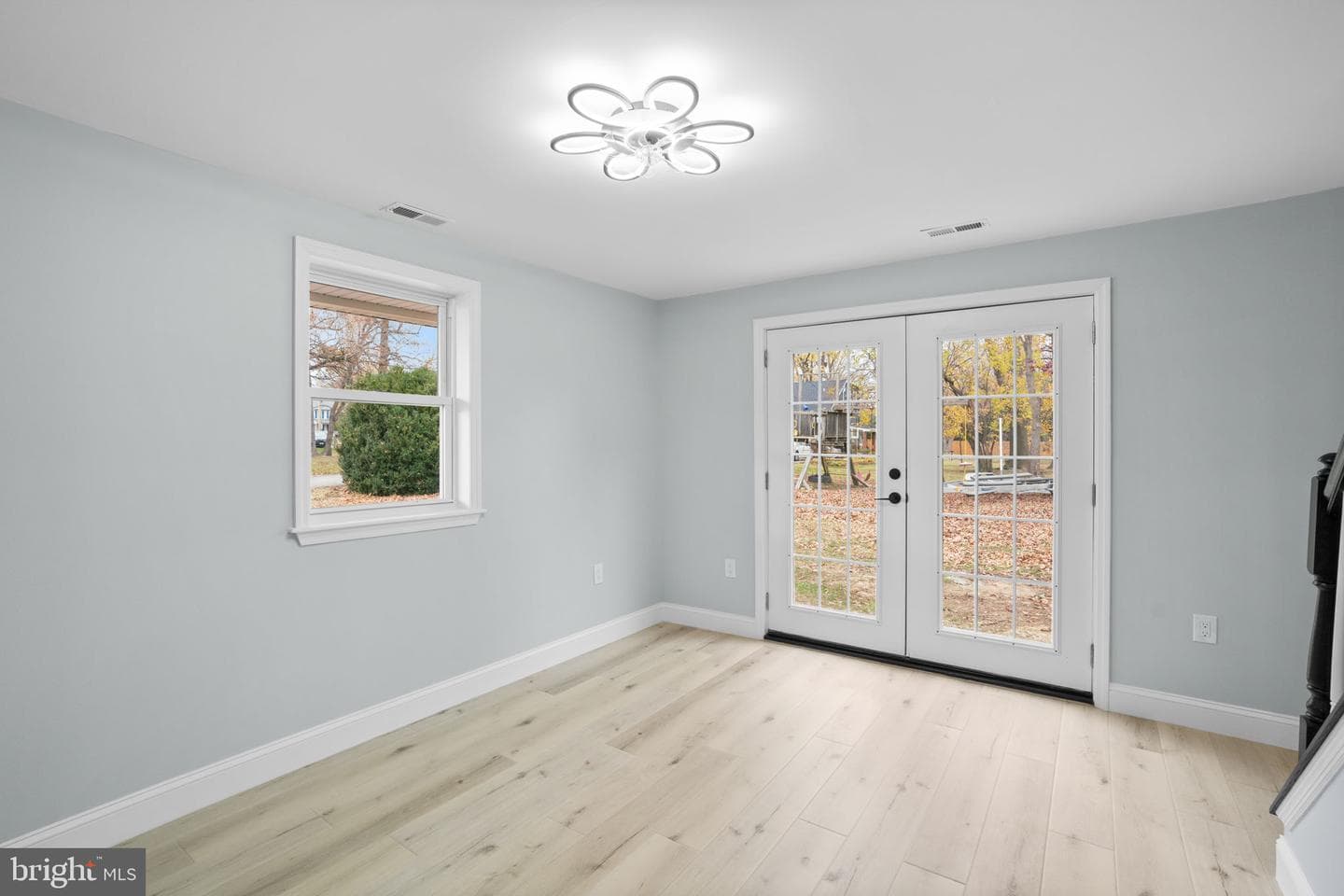 2636 Haddaway photo 7