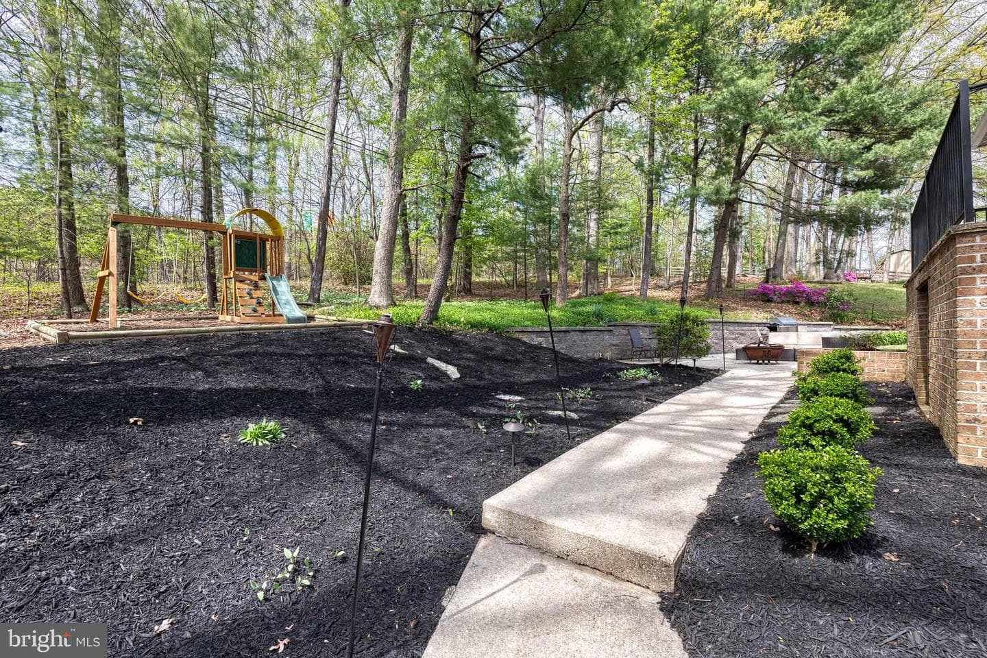 1608 Weyburn Road photo 44