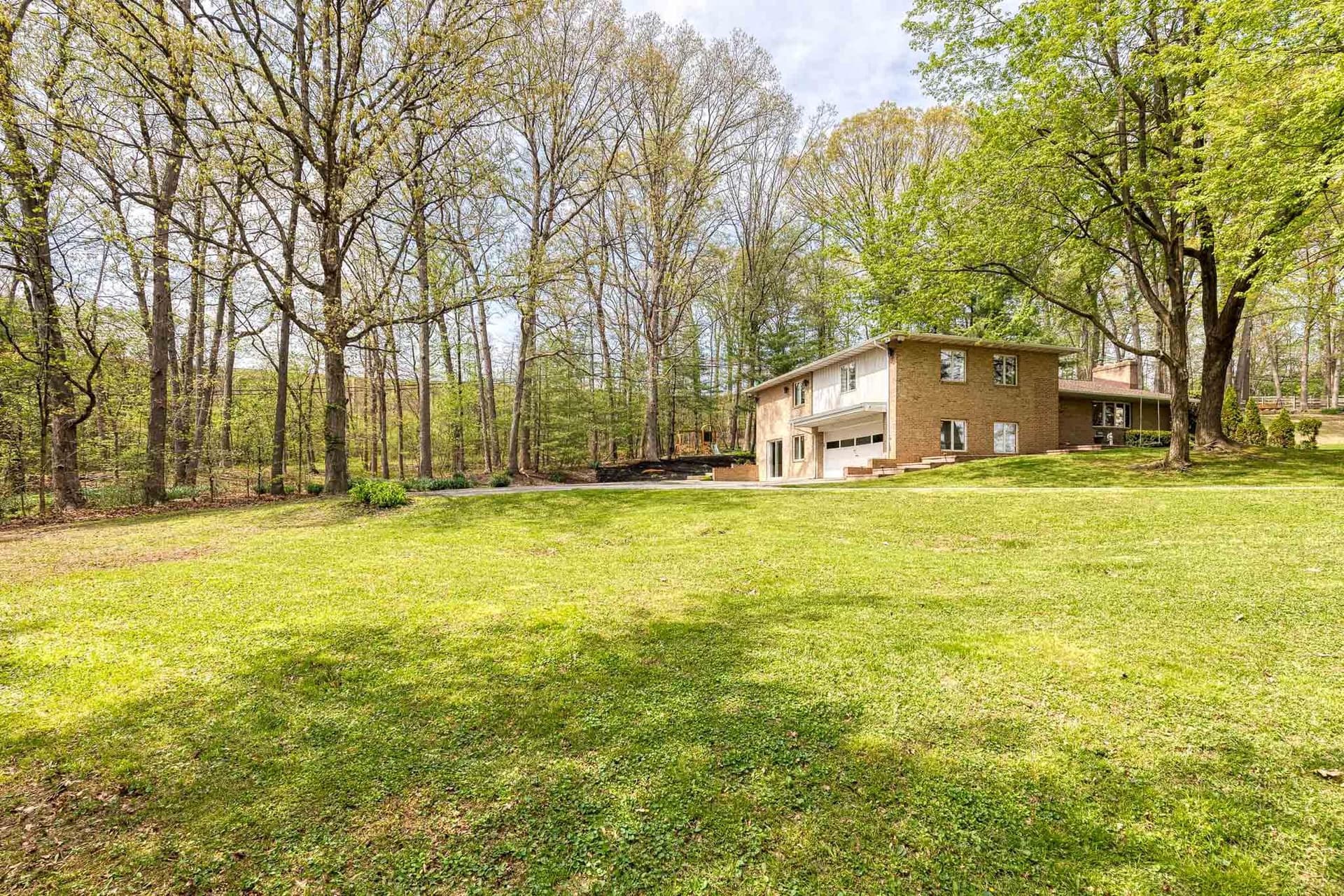 1608 Weyburn Road photo 47