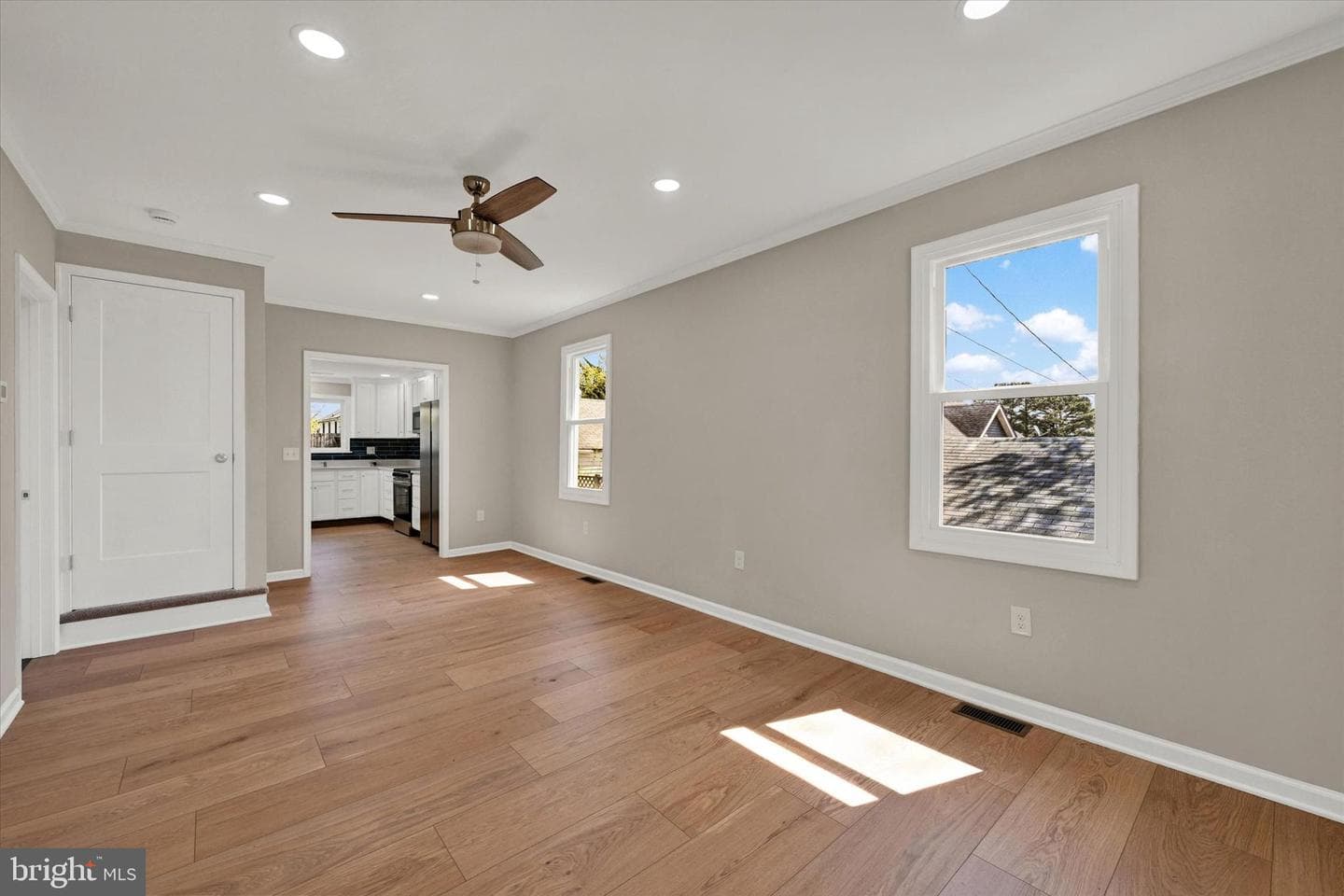 100 Fuller Avenue photo 4
