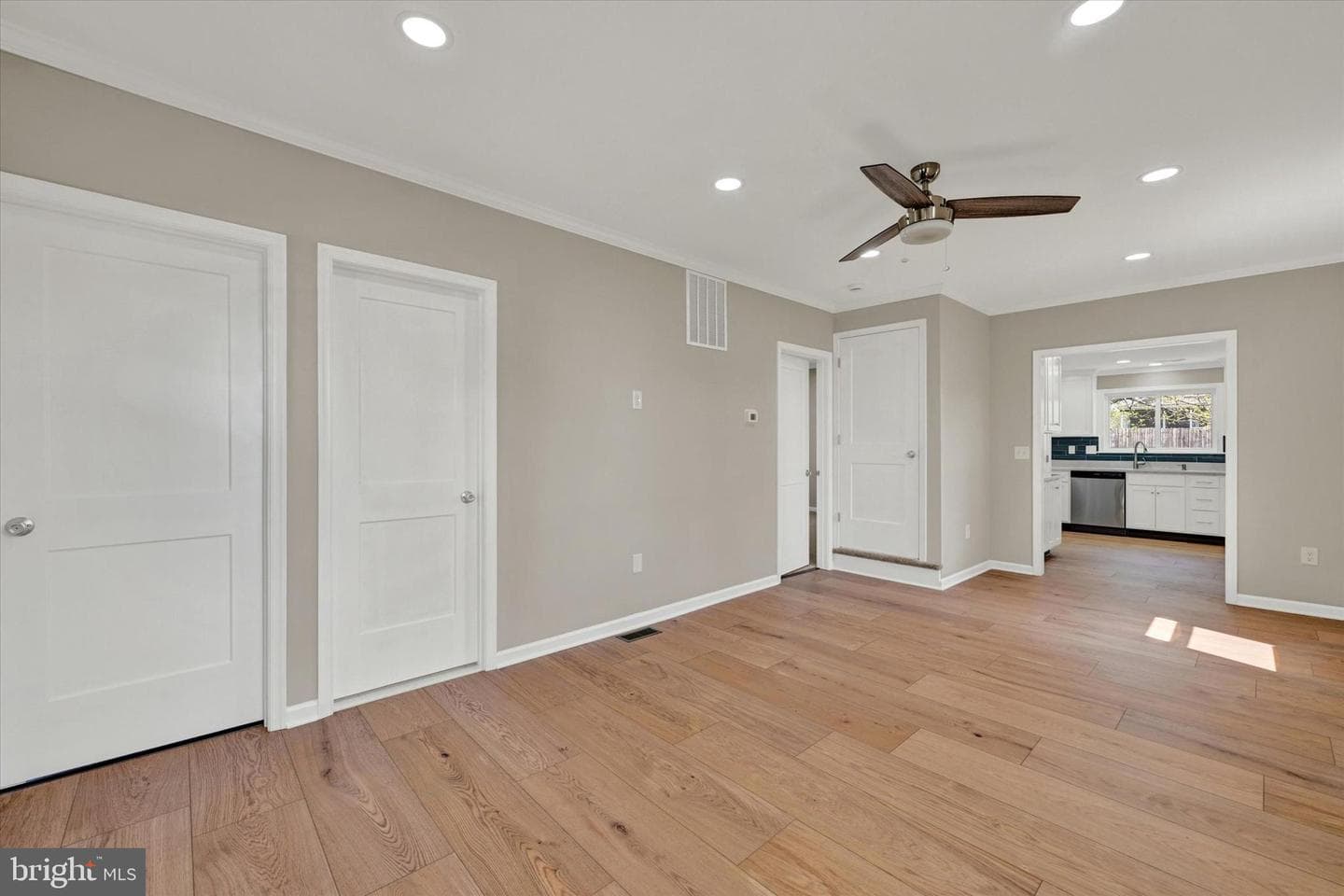 100 Fuller Avenue photo 8
