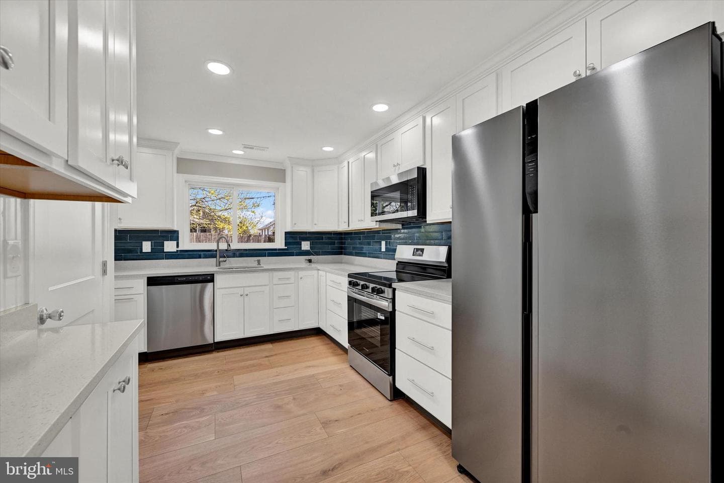 100 Fuller Avenue photo 9