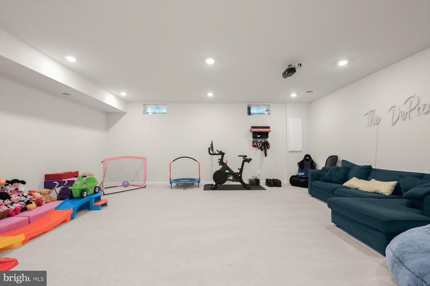10911 Beckenham Street photo 38