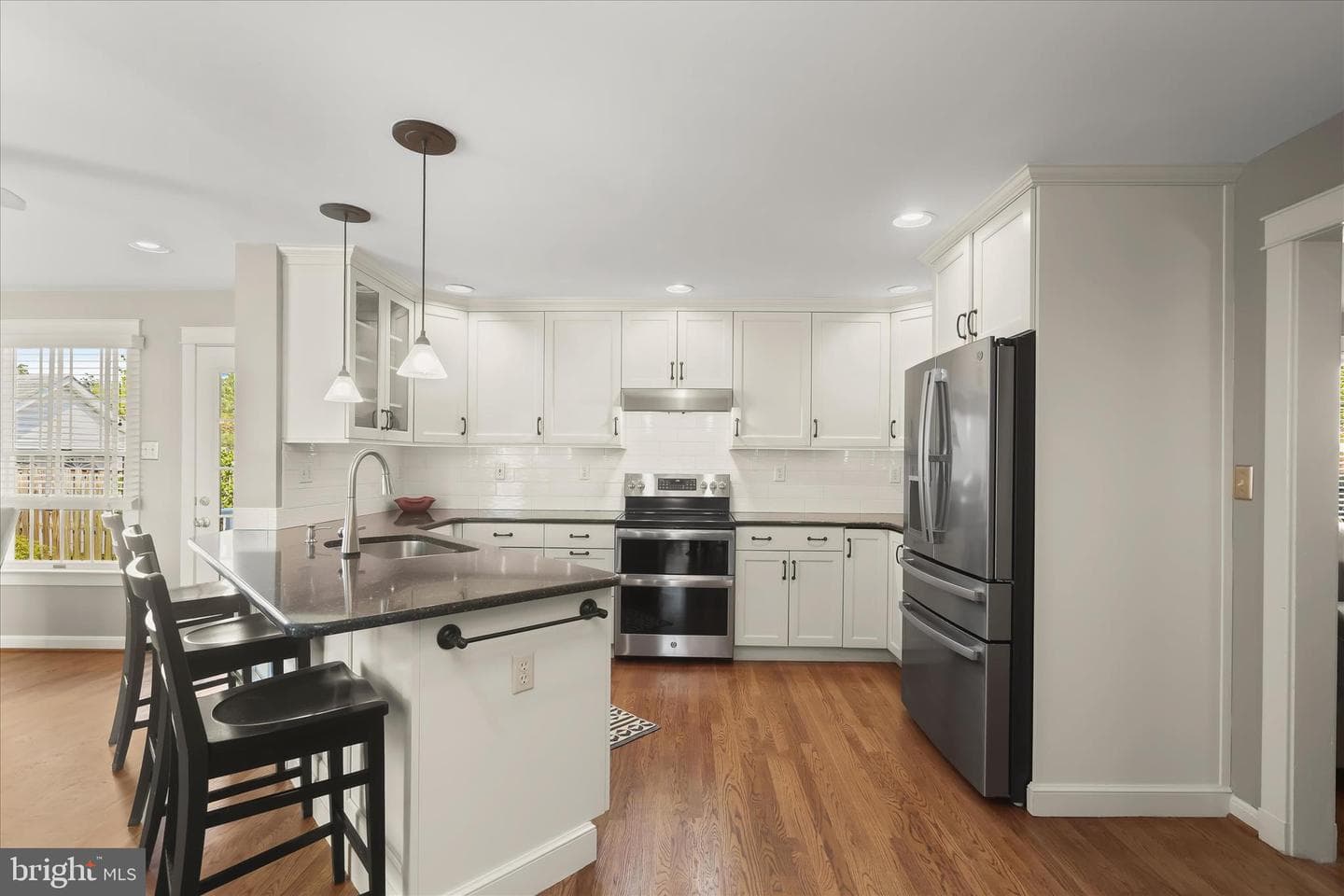 1504 Ivanhoe Avenue photo 17
