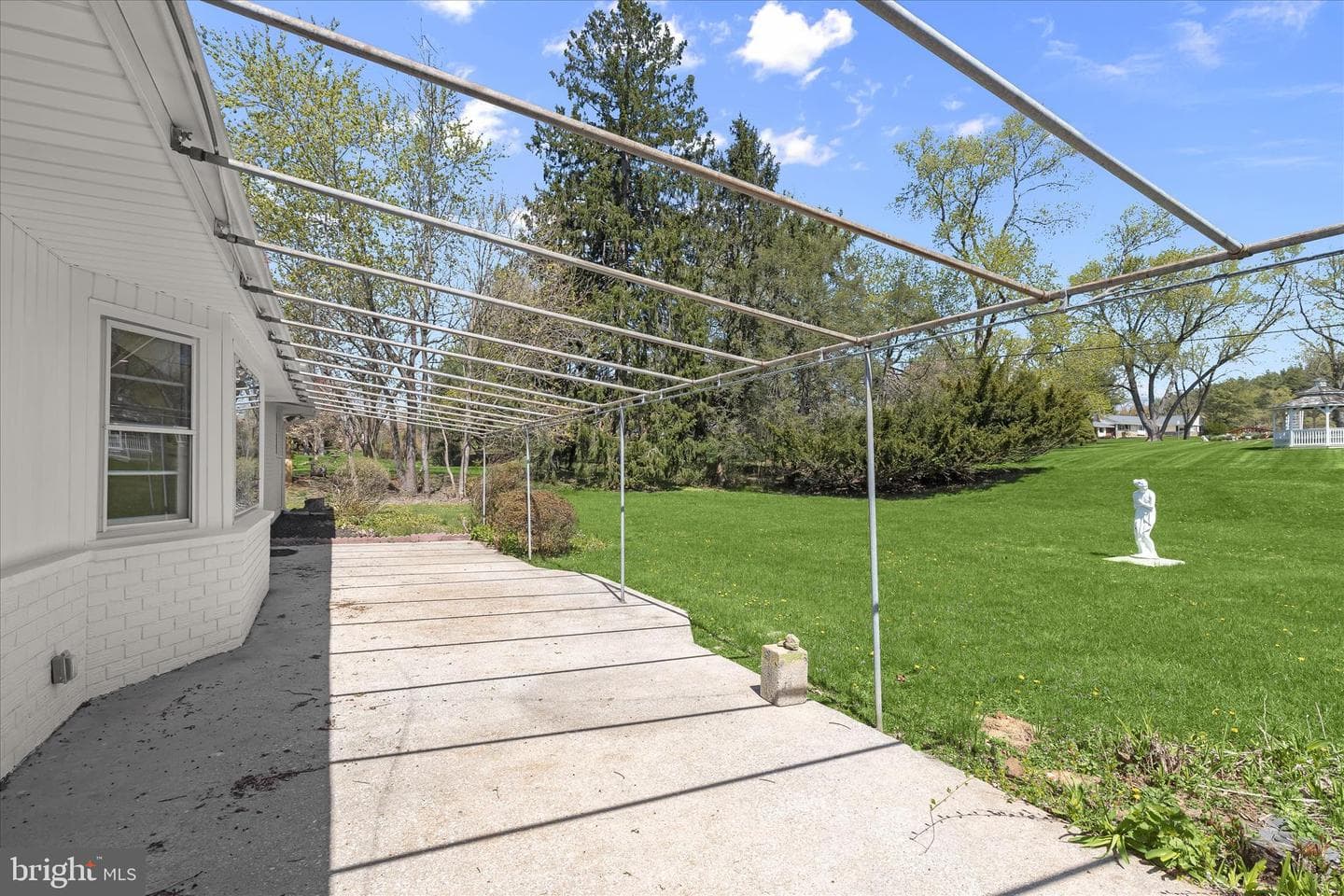 1910 Lyden Road photo 46
