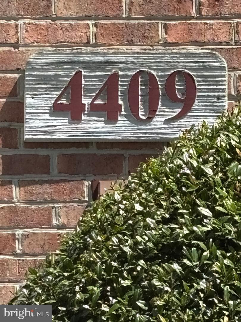 4409 Silverbrook Lane #304 photo 3