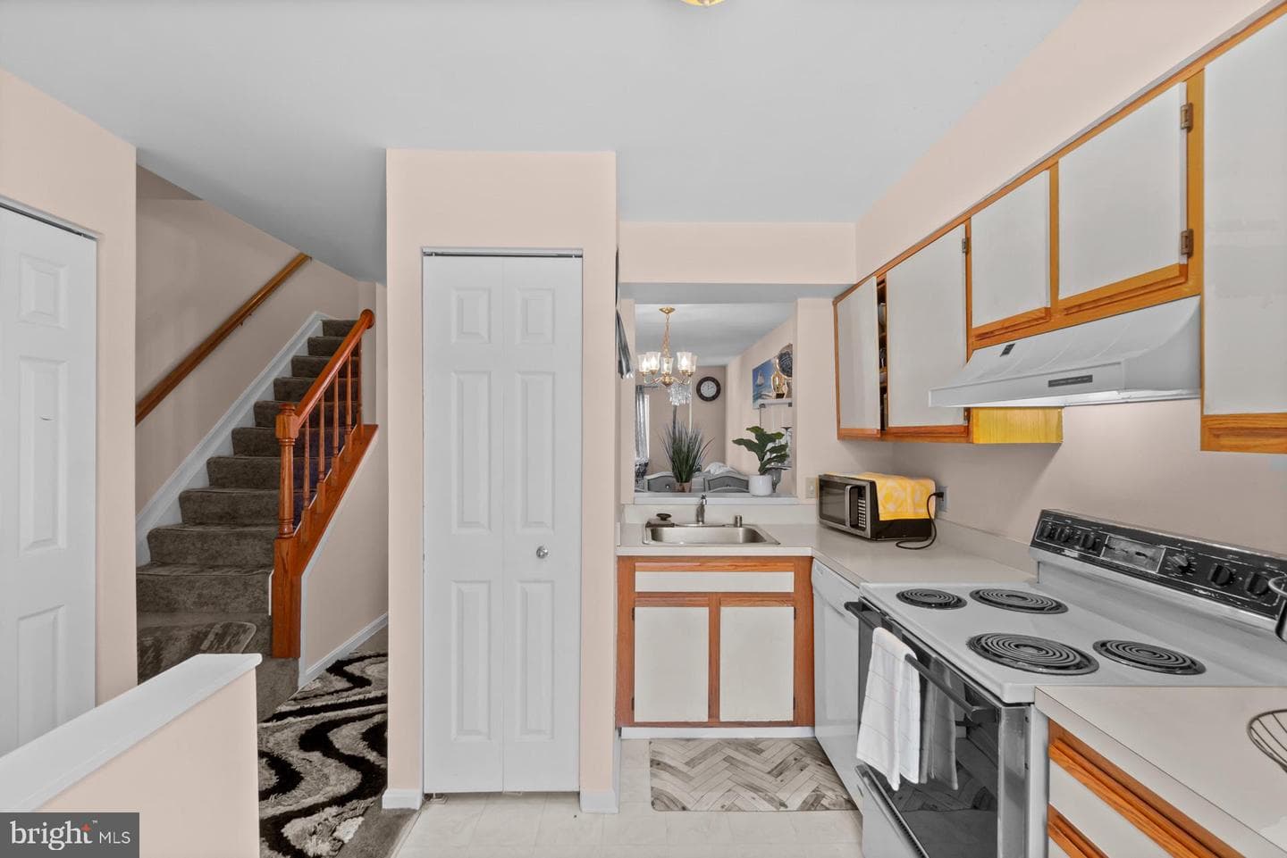 2125 Cedar Barn Way photo 12