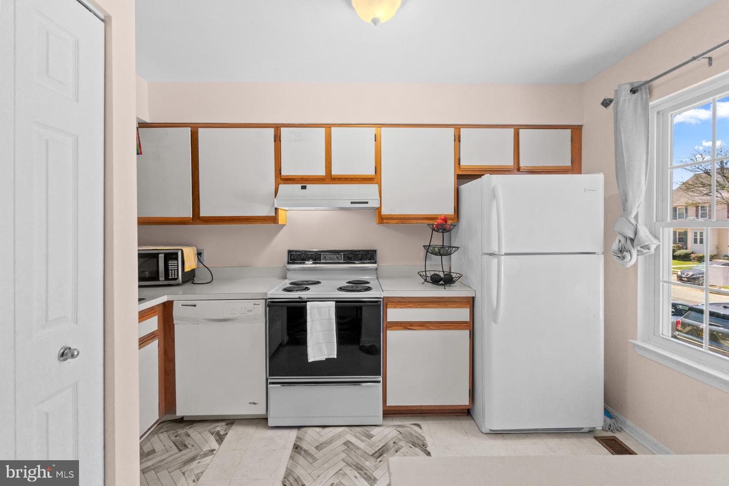 2125 Cedar Barn Way photo 6