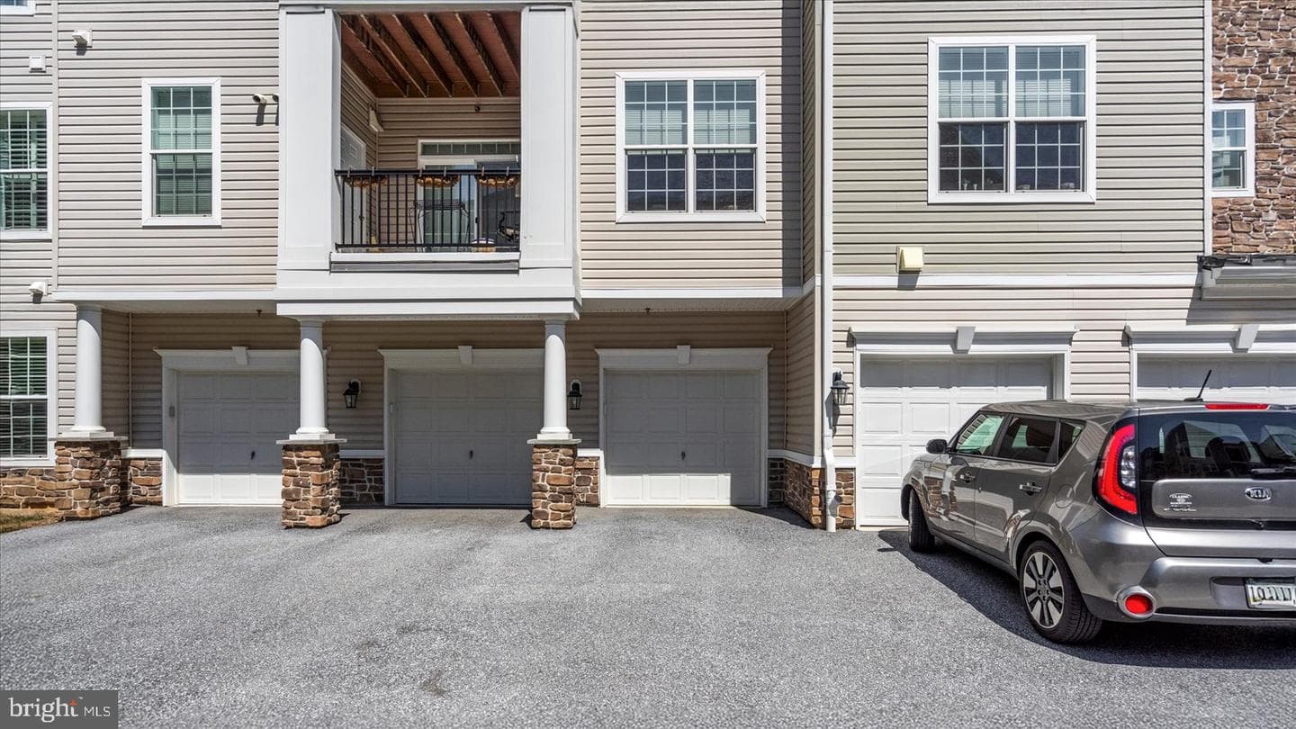 620 Quarry View Court #405 photo 20