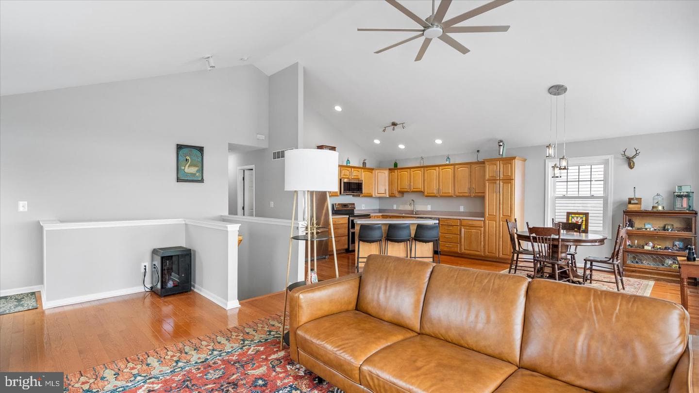 9120 Hinton Avenue photo 28