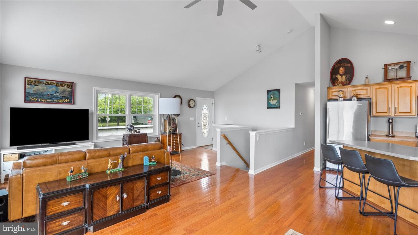 9120 Hinton Avenue photo 29