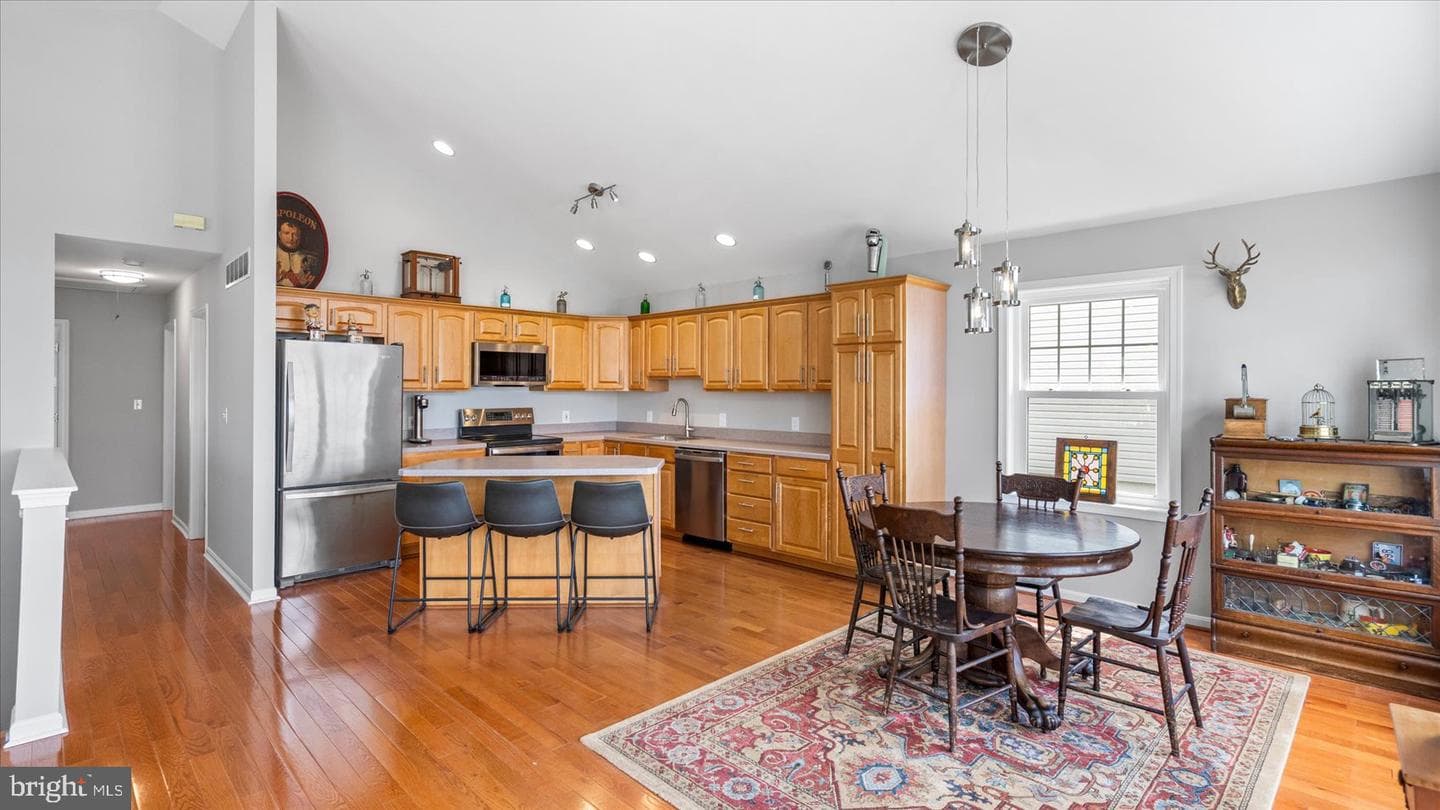 9120 Hinton Avenue photo 6
