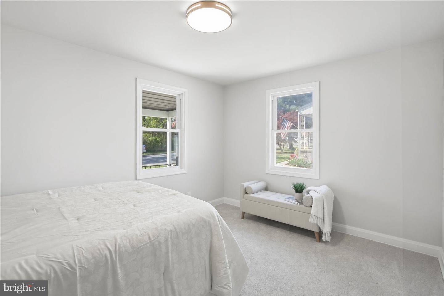 8907 Yvonne Avenue photo 15