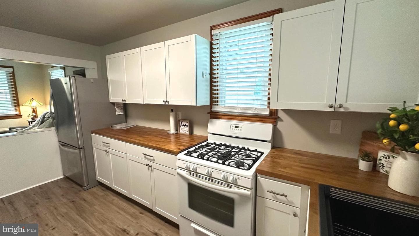 89 Wise Avenue photo 11