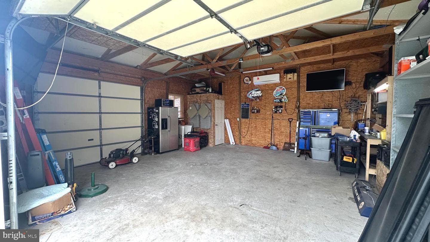 89 Wise Avenue photo 28