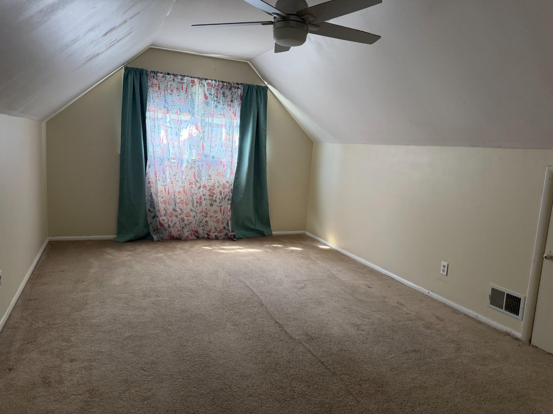 1344 Martin Drive photo 11