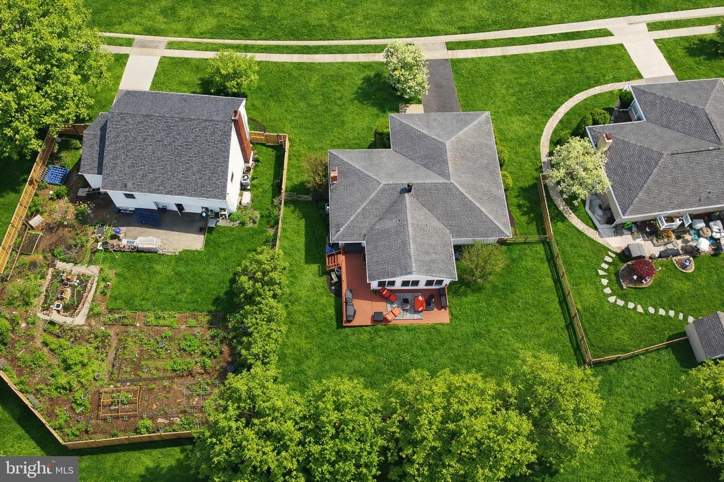 2143 Suburban Greens Drive photo 4